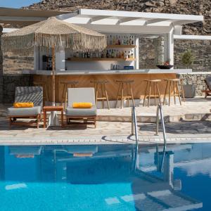 Bazén v ubytování Paradise View Hotel nebo v jeho okolí