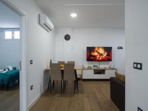 Μια τηλεόραση ή/και κέντρο ψυχαγωγίας στο Suans House