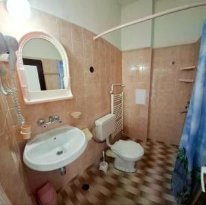 Koupelna v ubytování Hotel Bobchev