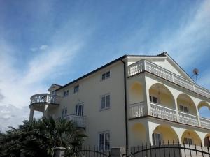 Budova, kde se apartmán nachází