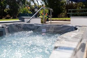 Πισίνα στο ή κοντά στο Southwood Cottage Newgale