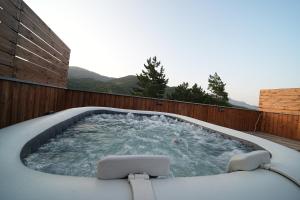 Afbeelding uit fotogalerij van Taniqinn Dilijan Cottages in Dilidzjan