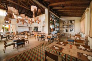Restaurace v ubytování Hotel Boutique & Spa Ponta de Inhambupe by Slaviero Hotéis