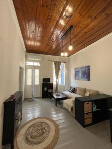 Ένα ή περισσότερα κρεβάτια σε δωμάτιο στο Blue Stone House