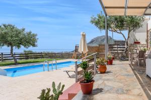Bazén v ubytovaní Souda Bay Cottage alebo v jeho blízkosti