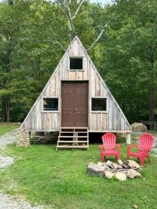 Imagen de la galería de Cabin3 Francis A-Frame Bunkhouse, en Diana