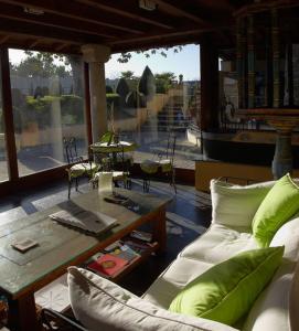 A seating area at Hotel Rural Casa Xusto