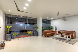 Posezení v ubytování Wandr Hotel Medicity Gurugram, Near Medanta Hospital