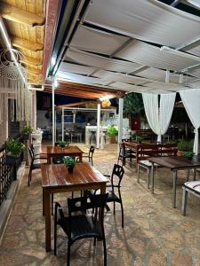 Restaurace v ubytování Cozy Veranda Kristian - Free Parking