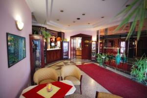 Zona de lounge sau bar la Bellevue Hotel and Resort