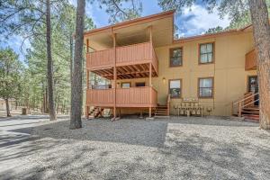 Το κτήριο όπου στεγάζεται  το διαμέρισμα