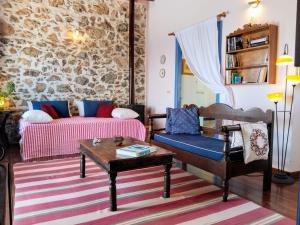 Χώρος καθιστικού στο ELEGEO rockhouse