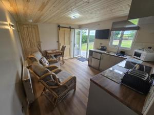 Kuchyň nebo kuchyňský kout v ubytování Dunroaming Cabin