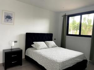 Postel nebo postele na pokoji v ubytování Apartamento Entre Playas 1 con piscina + 12 fotografií