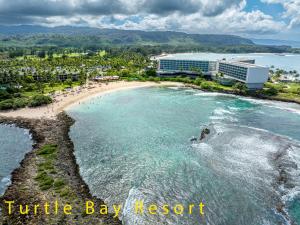 カフクにあるTurtle Bay Estates 146 West condoのタートルベイリゾートとビーチの航空写真