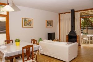 Imagen de la galería de Villa Can Perelo Sa Rapita, en Sa Ràpita
