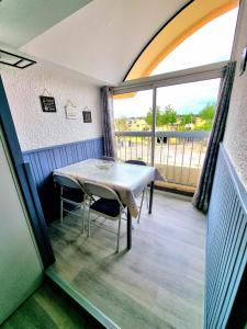 Balkon lub taras w obiekcie Bellyenmer Gruissan