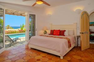 Postel nebo postele na pokoji v ubytování Casa Jazmin by Cabo Villas + 42 fotografií