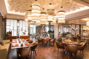 Restaurace v ubytování Sunrise Kempinski Hotel Beijing