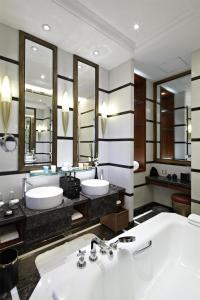 Koupelna v ubytování Kempinski Hotel Shenzhen - 24 Hours Stay Privilege, Subject to Hotel Inventory