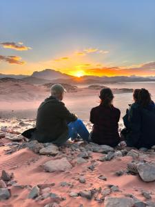 Φυσικό τοπίο κοντά σε αυτό το κάμπινγκ +35 φωτογραφίες