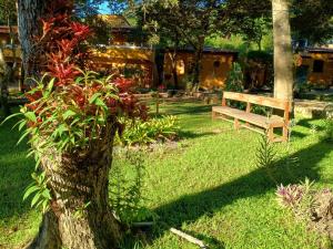 Villaflor Pousada外面的花园