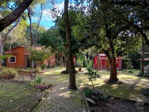Villaflor Pousada外面的花园