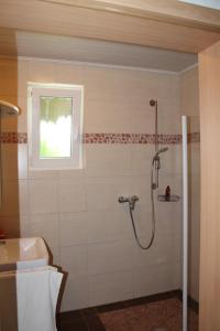 Ένα μπάνιο στο Ferienwohnung Weber +49 φωτογραφίες