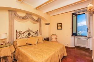 Letto o letti in una camera di Villa Alba d'Oro - Historic luxury villa