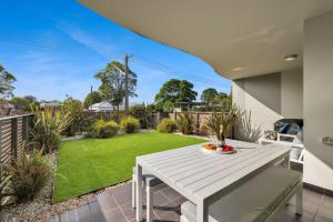 Κήπος έξω από το Our Beach House at Husky - Stay for 3 Pay for 2! Coastal Couples Escape +5 φωτογραφίες