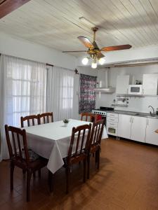 Kuchyň nebo kuchyňský kout v ubytování La Casa de Ana