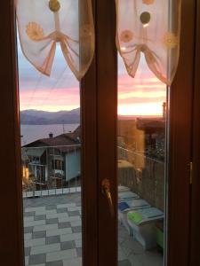Imagen de la galería de Appartamento VillaGiò - Terrazzo, en Stresa 8 fotos más