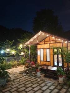 Κήπος έξω από το Thu May Homestay Anor A Lưới