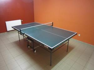 Borðtennisaðstaða á Contemporary Holiday Home in Houffalize with Private Garden eða í nágrenninu