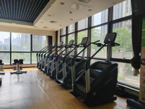 Fitness centrum a/nebo fitness zařízení v ubytování Central Street Apartment 1