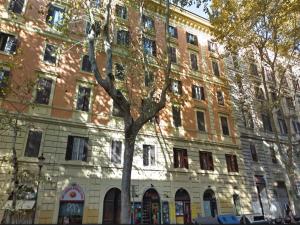 El edificio en el que está la pensión