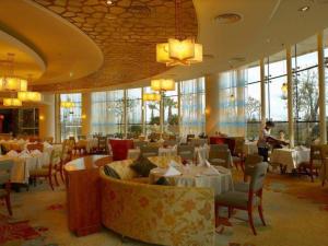 Εστιατόριο ή άλλο μέρος για φαγητό στο New Century Grand Hotel Ningbo