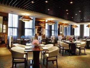 Restaurace v ubytování Wyndham Grand Plaza Royale Mingfa Zhangzhou