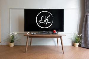 TV a/nebo společenská místnost v ubytování Oh Boutique Guesthouse.