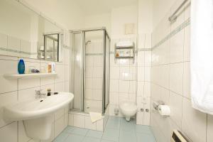 Koupelna v ubytování Garni Eden Hotels
