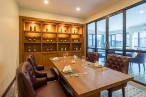 Phi Phi Holiday Resort, Leam Tong Beach的休息区