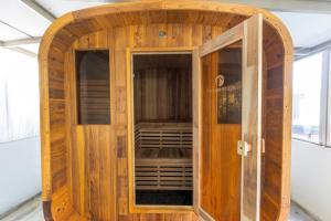 Foto dalla galleria di Grey Gables - Pet Friendly with Fireplace, Pool, Spa & Sauna a Callala Bay