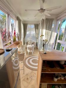 Χώρος καθιστικού στο NEW Rest Play Work 10 min to Canggu in a Quiet area +14 φωτογραφίες