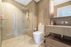 Et badeværelse på The Starcatcher’s Nest - Lv 33 Skyhome on The Star + 25 billeder