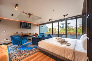 Ένα ή περισσότερα κρεβάτια σε δωμάτιο στο V160 Beautiful Sea View Full Smart House 3BR +57 φωτογραφίες