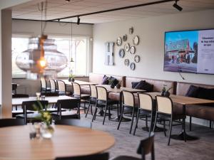 Posezení v ubytování HAGA Hotell & Bistro