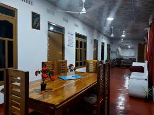 Posezení v ubytování Gokanna Pearl Guest & Hostels + 37 fotografií