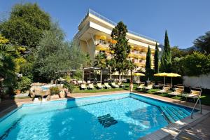 Bazén v ubytování Hotel Anatol nebo v jeho okolí