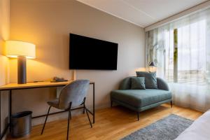A television and/or entertainment centre at Hyatt Place Gothenburg Central