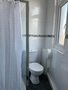 Koupelna v ubytování Bourton House + 8 fotografií